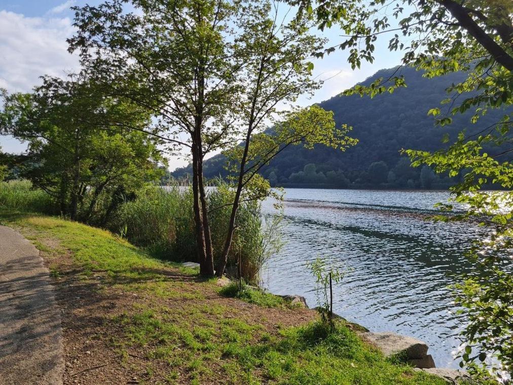 Civico 62 Relax Vicino Al Lago Canzo Ngoại thất bức ảnh